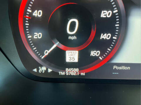 2018 Volvo XC90 T6 Momentum