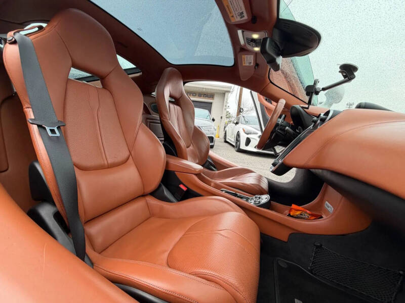2017 McLaren 570GT