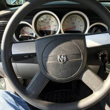 2005 Dodge Magnum SE