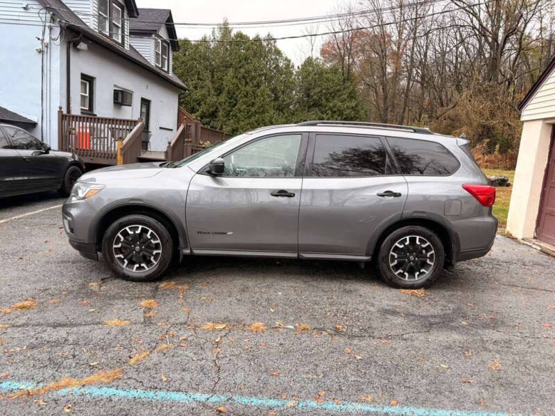 2020 Nissan Pathfinder SV