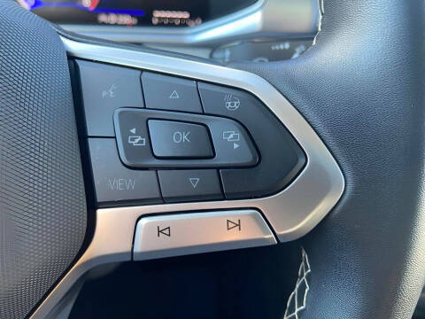 2025 Volkswagen Taos SE 4Motion