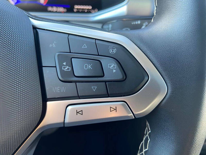 2025 Volkswagen Taos SE 4Motion