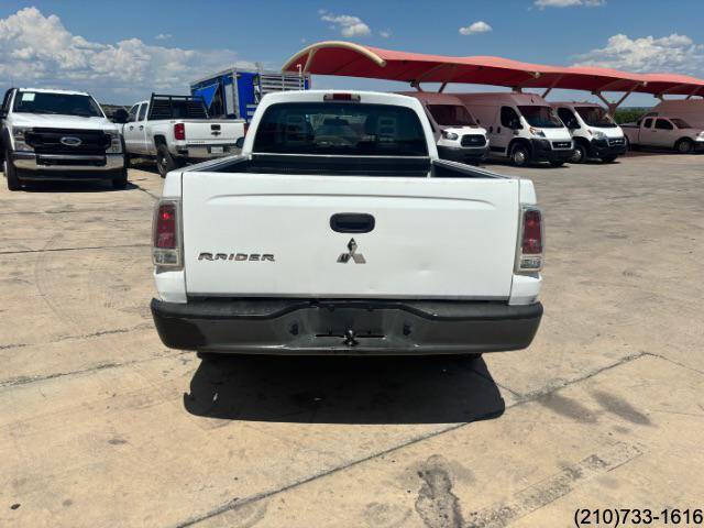 2006 Mitsubishi Raider LS