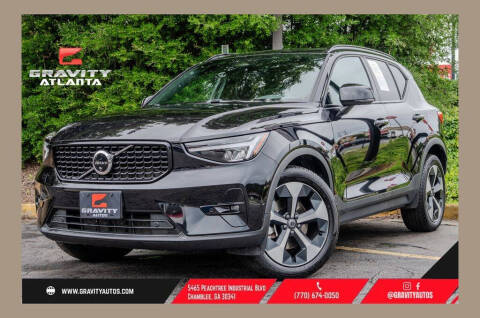 2025 Volvo XC40 B5 Plus Dark Theme