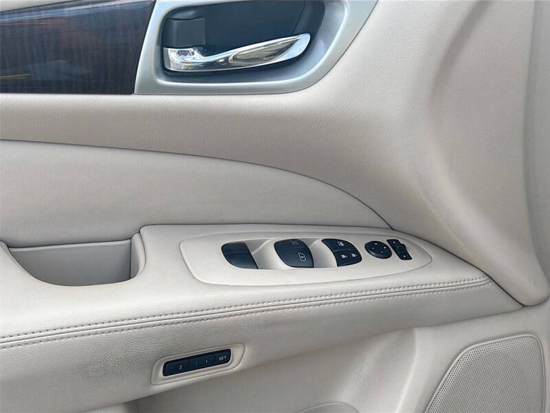 2015 Nissan Pathfinder Platinum