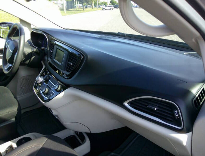 2017 Chrysler Pacifica LX