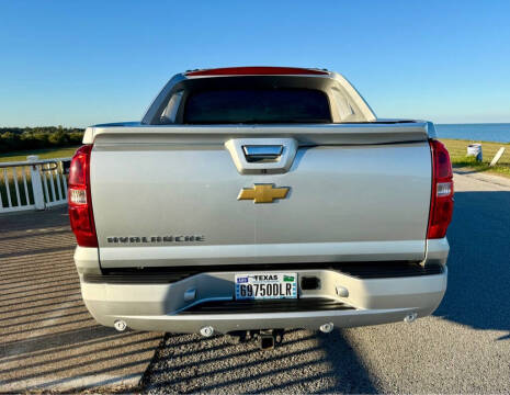 2013 Chevrolet Avalanche LS Black Diamond