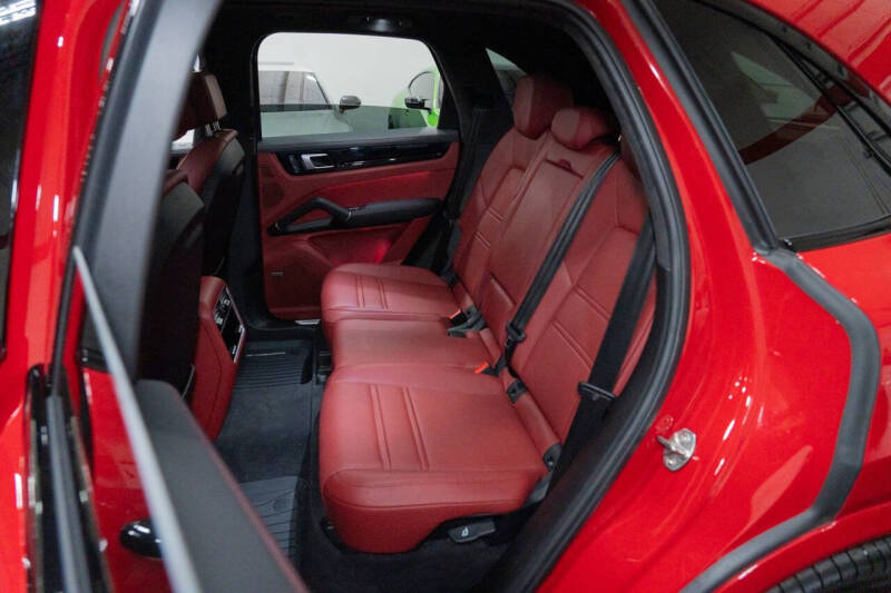 2022 Porsche Cayenne E-Hybrid
