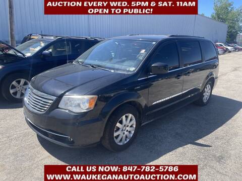 2013 Chrysler Town and Country for sale at Waukegan Auto Auction in Waukegan IL