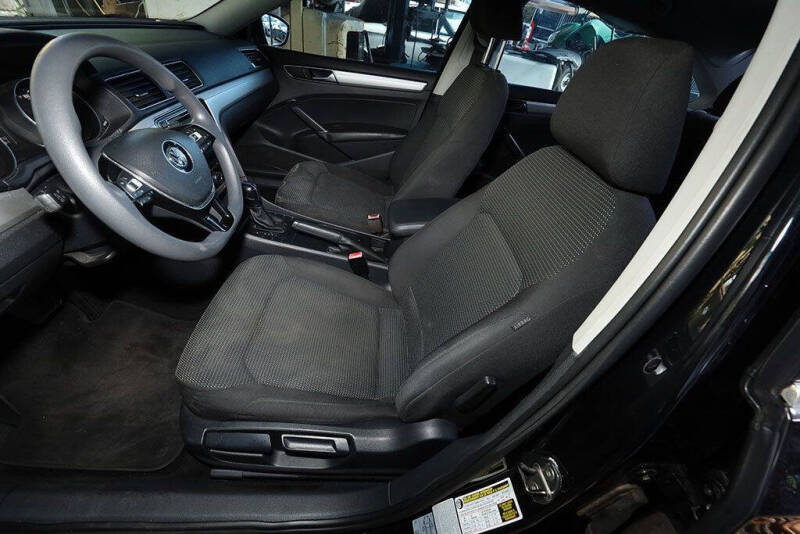 2017 Volkswagen Passat 1.8T S