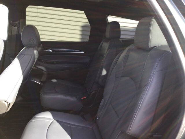 2022 Buick Enclave Essence