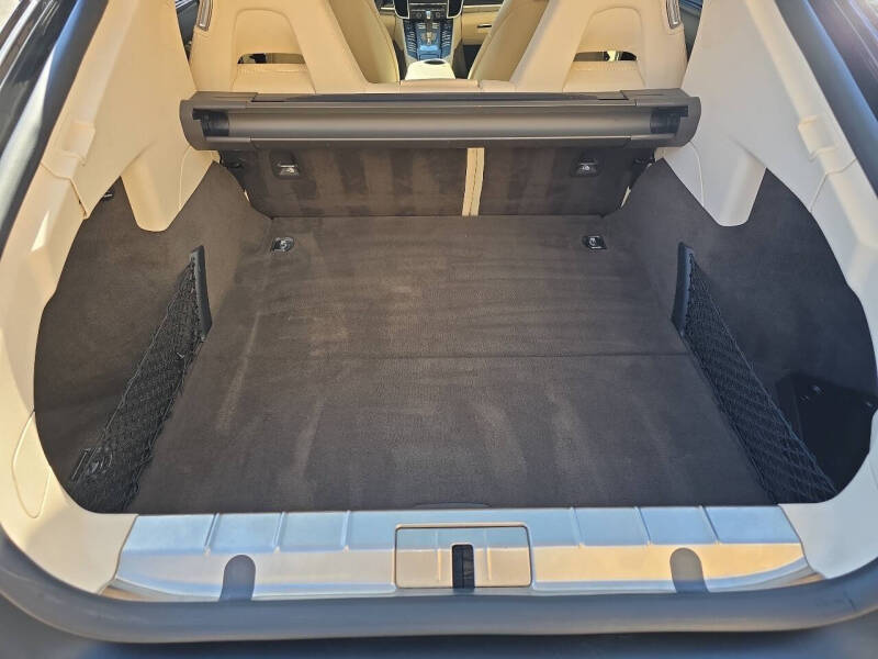 2016 Porsche Panamera S