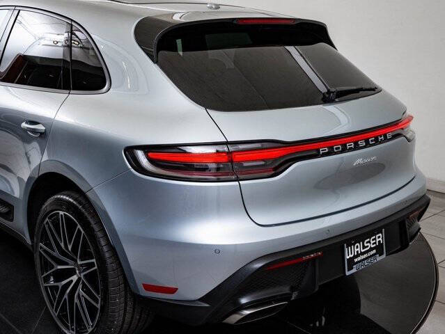 2025 Porsche Macan