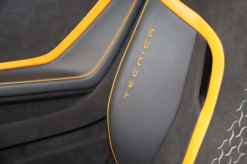 2023 Lamborghini Huracan Tecnica
