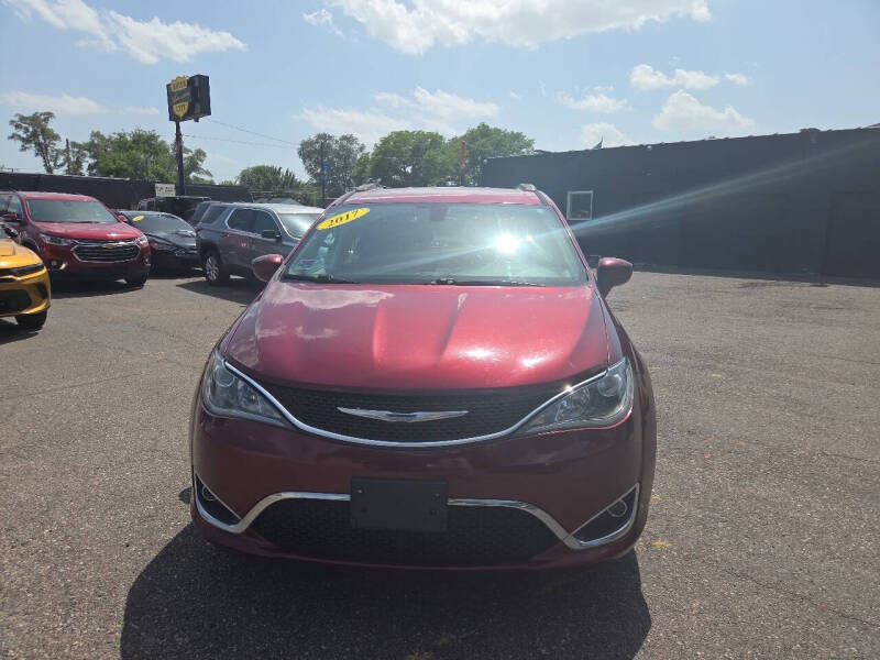 2017 Chrysler Pacifica Touring-L