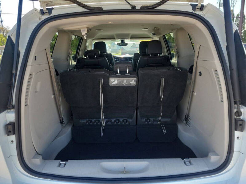 2017 Chrysler Pacifica Touring-L Plus