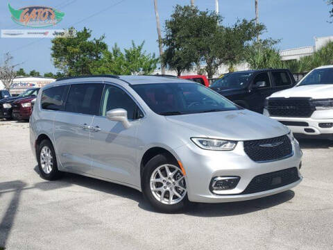 2022 Chrysler Pacifica for sale at GATOR'S IMPORT SUPERSTORE in Melbourne FL