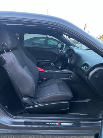 2015 Dodge Challenger SXT