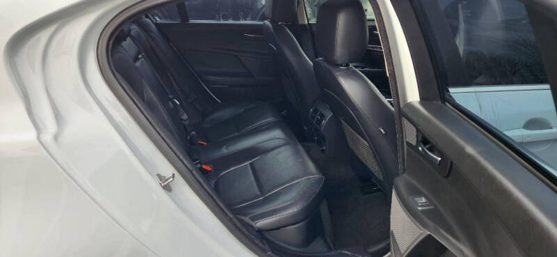 2017 Jaguar XE 35t First Edition