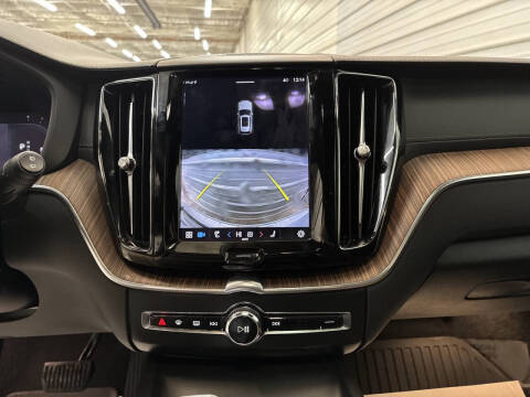 2022 Volvo XC60 B5 Inscription