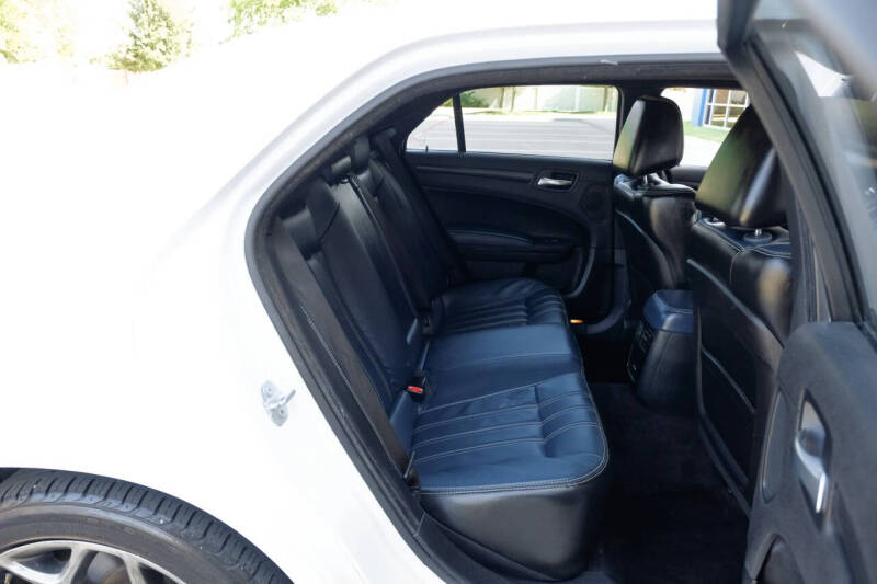 2016 Chrysler 300