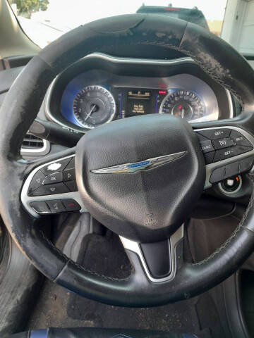 2017 Chrysler 200 Limited