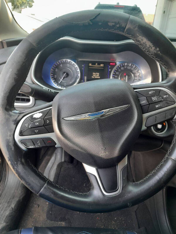 2017 Chrysler 200 Limited