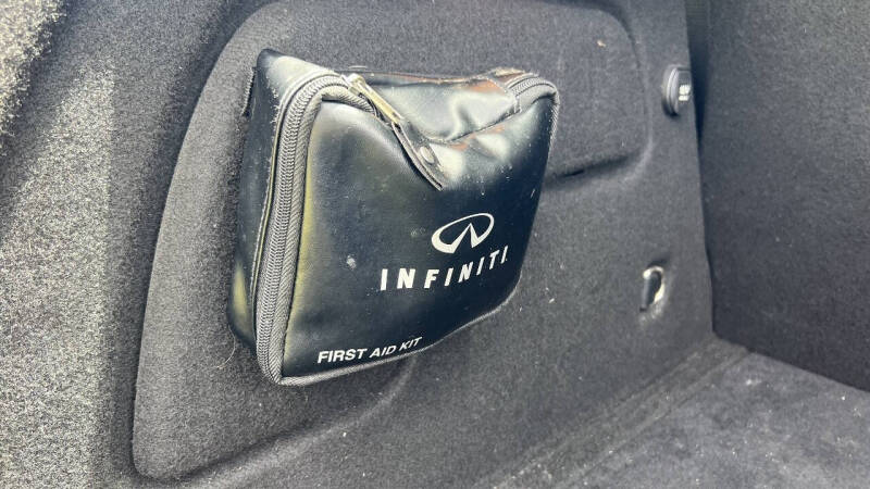 2017 Infiniti QX30