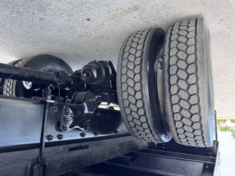 2018 Freightliner M2 106