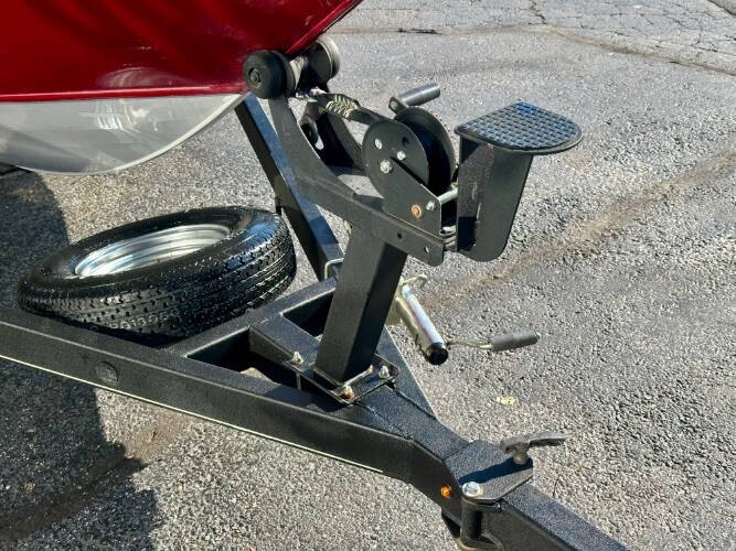 2018 Tracker Targa V18