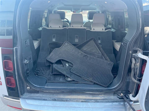 2023 Land Rover Defender 130 SE