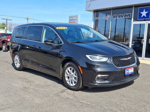 2023 Chrysler Pacifica for sale at Lucas Chrysler Jeep Dodge Ram in Lumberton NJ