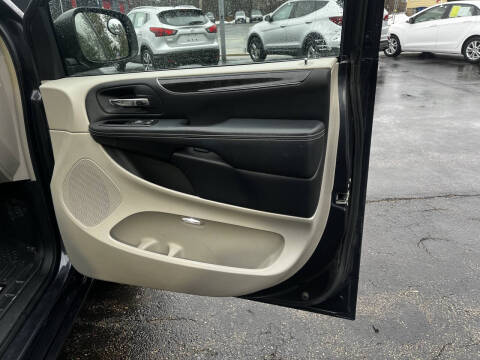 2014 Chrysler Town and Country Touring