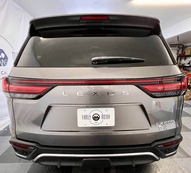 2024 Lexus LX 600 F SPORT Handling