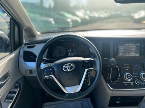 2015 Toyota Sienna