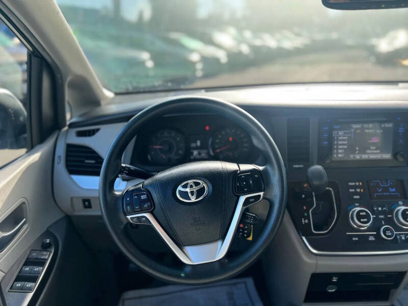 2015 Toyota Sienna
