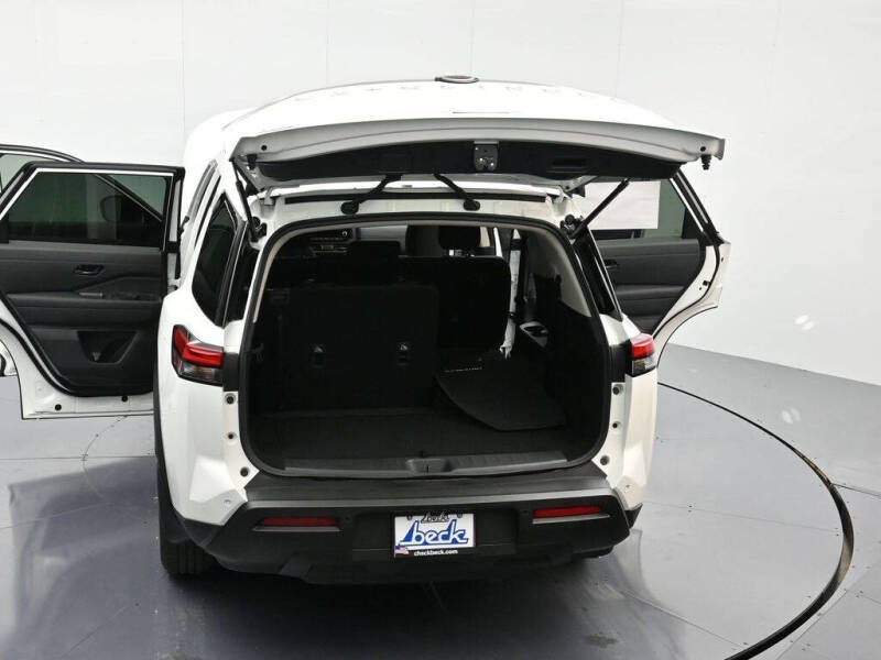 2025 Nissan Pathfinder S