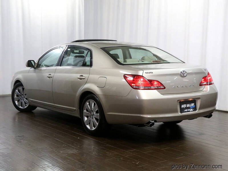 2005 Toyota Avalon