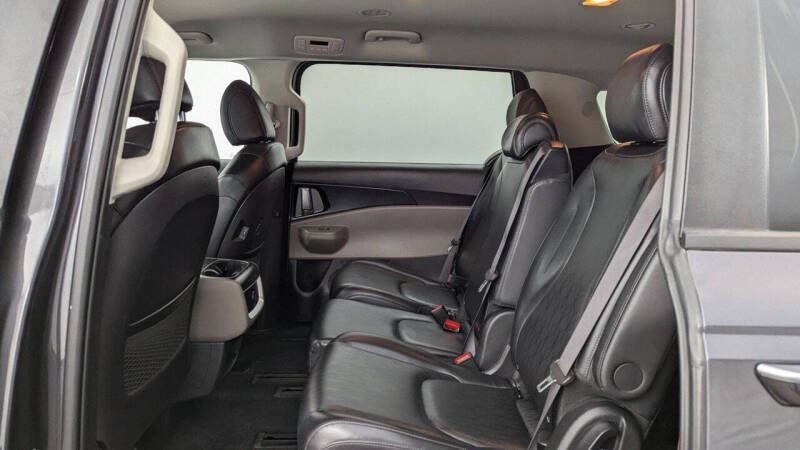 2025 Kia Carnival LXS