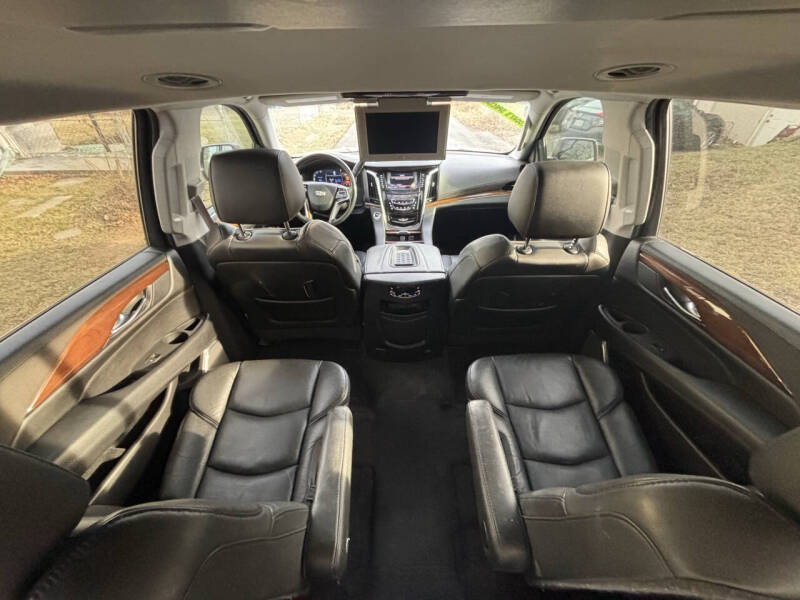 2017 Cadillac Escalade ESV Luxury