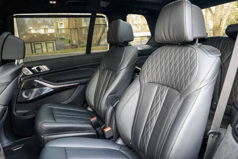 2025 BMW X7 M60i