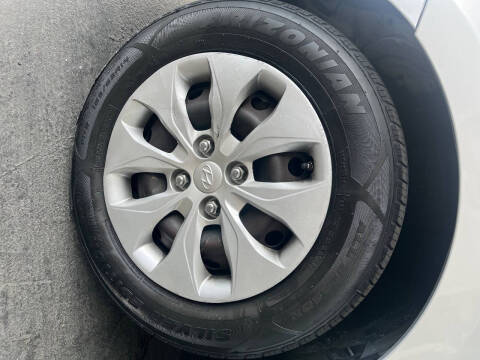 2014 Hyundai Accent GS