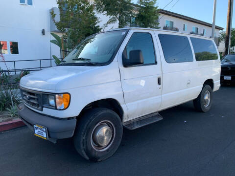 2003 Ford E-Series Wagon for sale at Singh Auto Outlet in North Hollywood CA