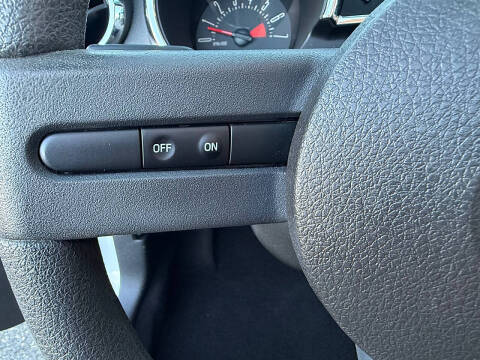 2006 Ford Mustang V6 Deluxe