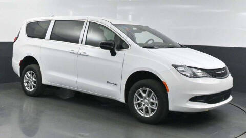 2025 Chrysler Voyager LX