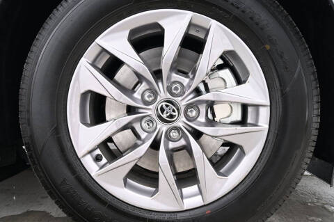 2025 Toyota Sienna XLE 8-Passenger