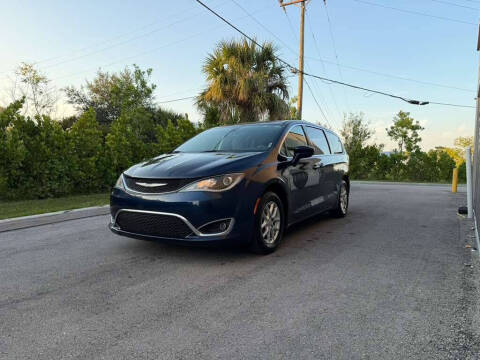 2020 Chrysler Pacifica Touring