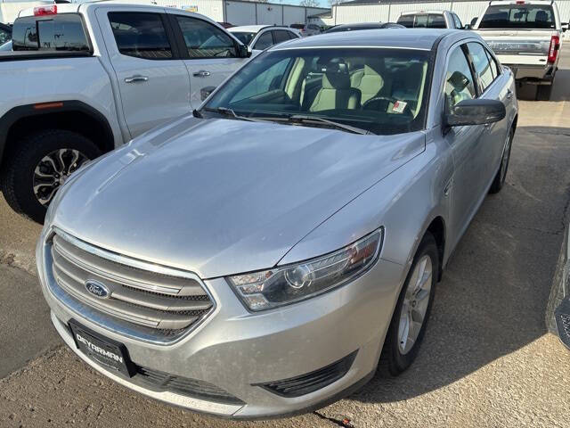 2013 Ford Taurus SE