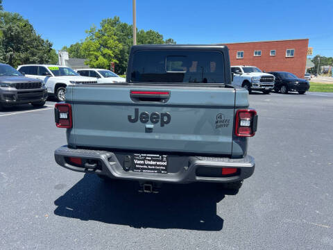2025 Jeep Gladiator Sport