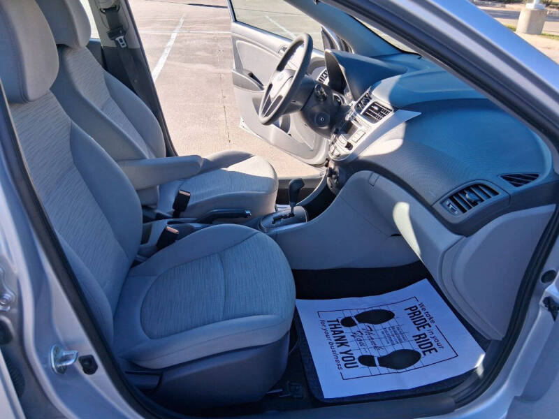 2017 Hyundai Accent SE